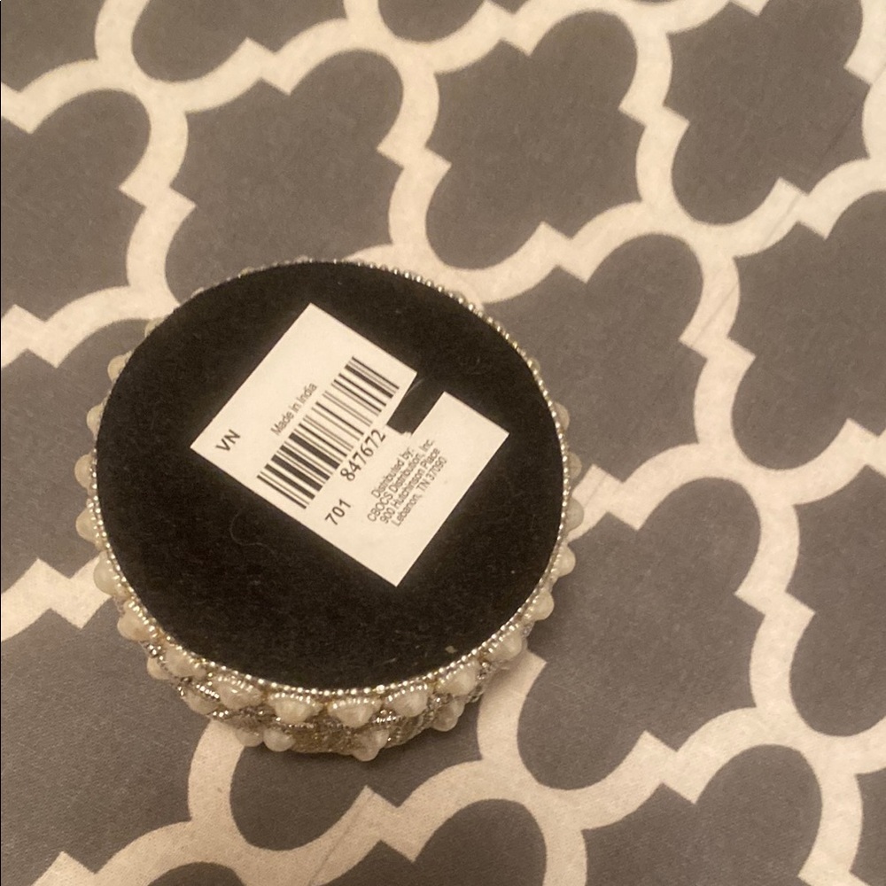 Elegant Pearl and silver jewelry box - Picture 3 of 5